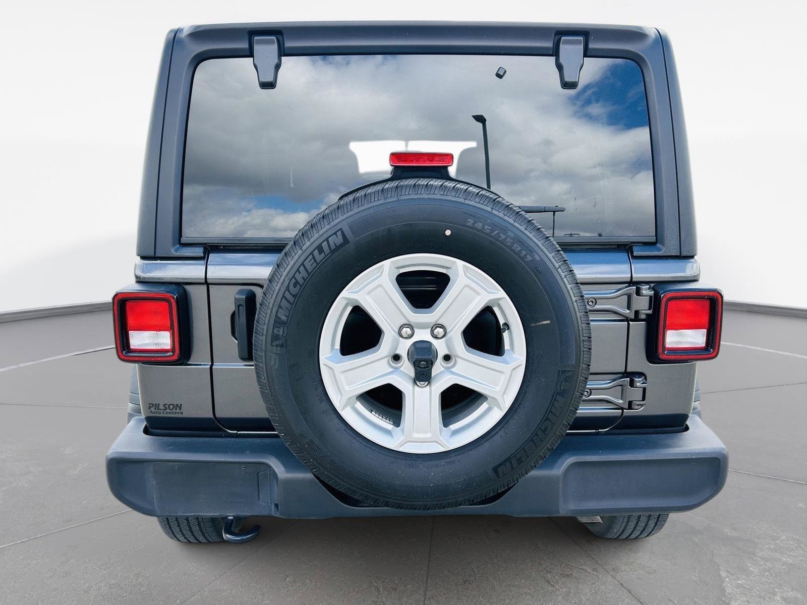 Used 2022 Jeep Wrangler Unlimited Sport image 32