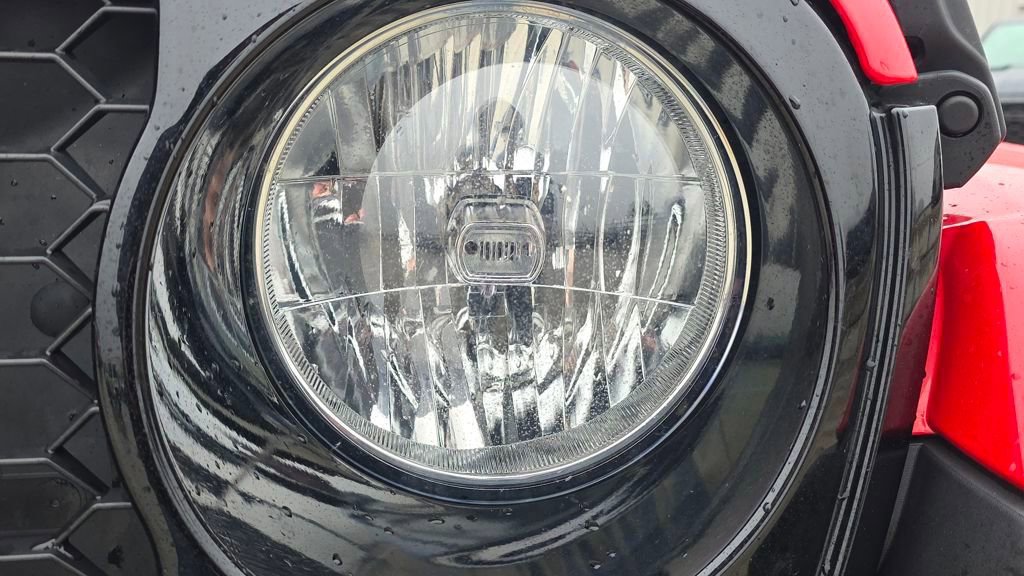 Used 2021 Jeep Gladiator Willys image 10