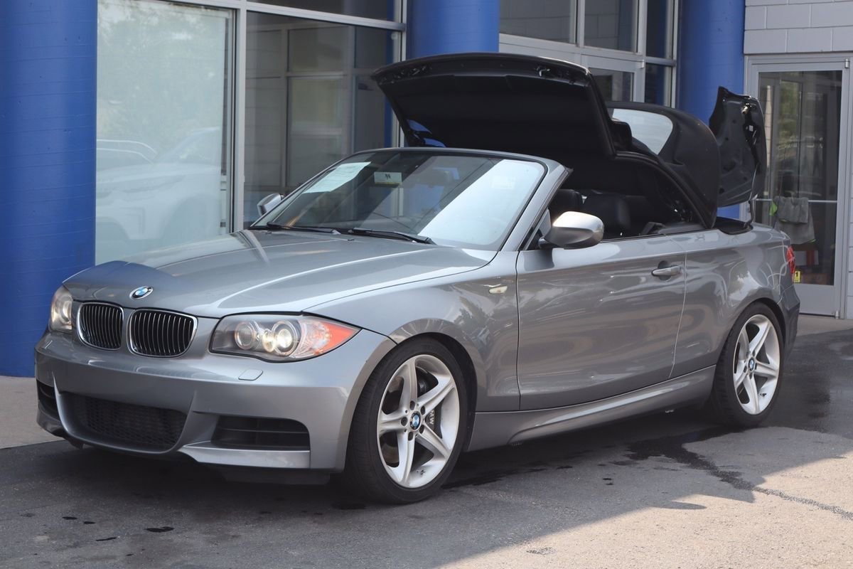 Used 2010 BMW 135i Convertible image 24