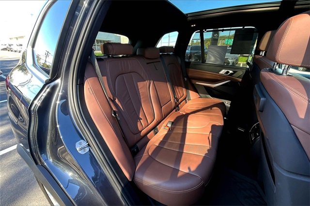 Used 2019 BMW X5 xDrive40i w/ Executive Package image 25