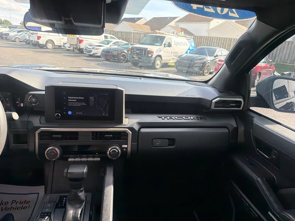 Used 2024 Toyota Tacoma SR AWD/4WD image 23