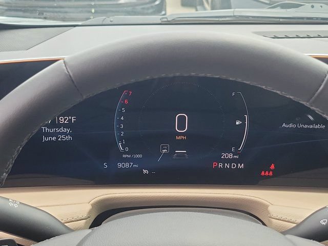 Used 2025 Cadillac XT4 Premium Luxury FWD image 9