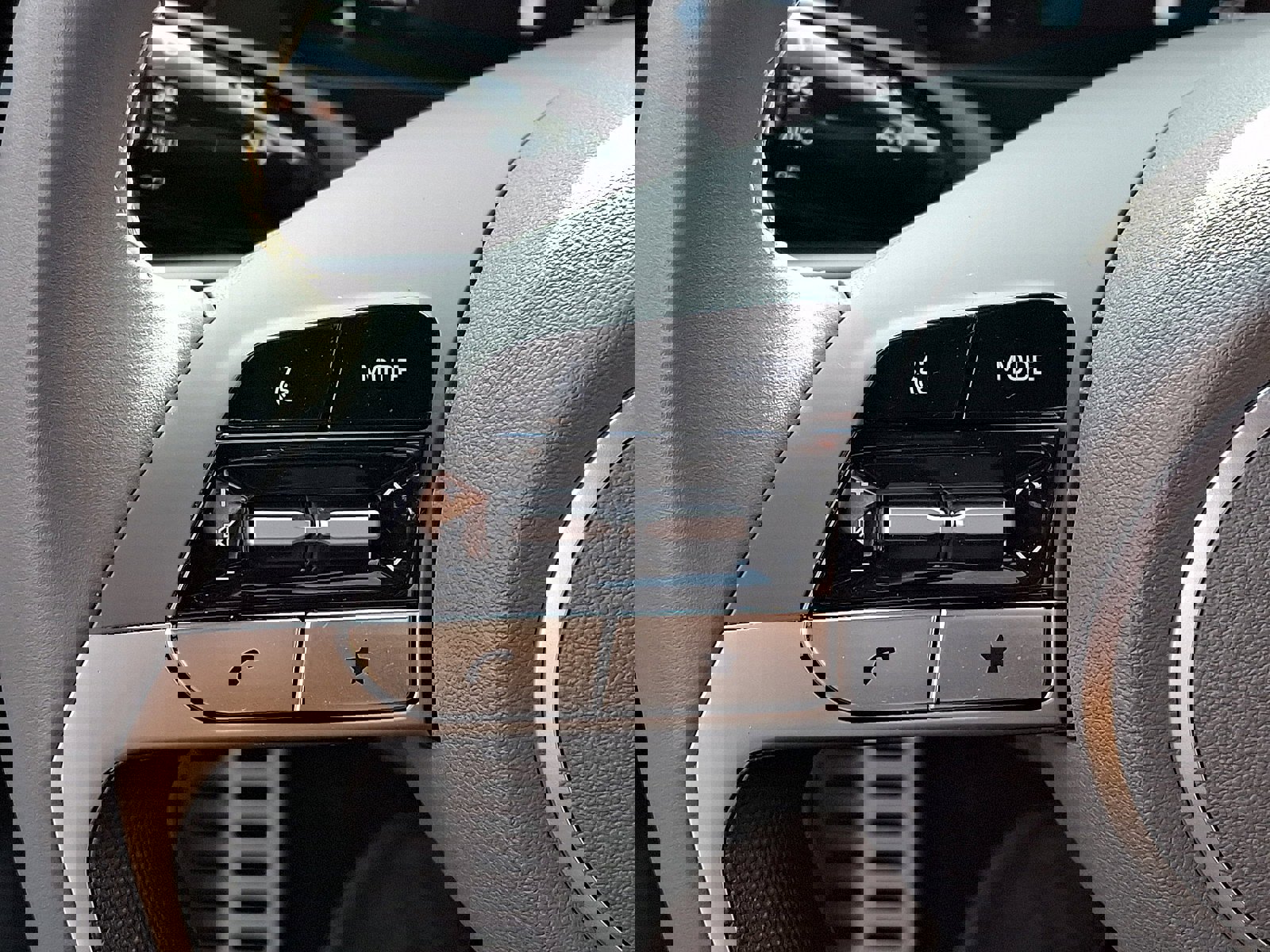 Certified 2025 Hyundai Elantra Sport image 20