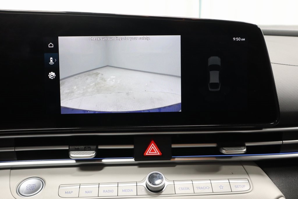 Certified 2023 Hyundai Elantra Limited image 3