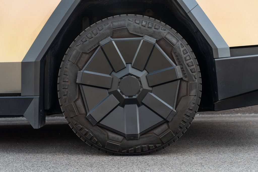 Used 2026 Tesla Cybertruck Cyberbeast AWD/4WD image 12