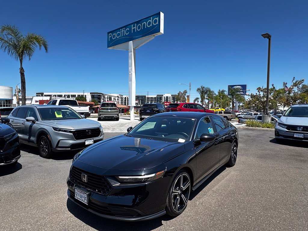 Used 2024 Honda Accord Sport image 2