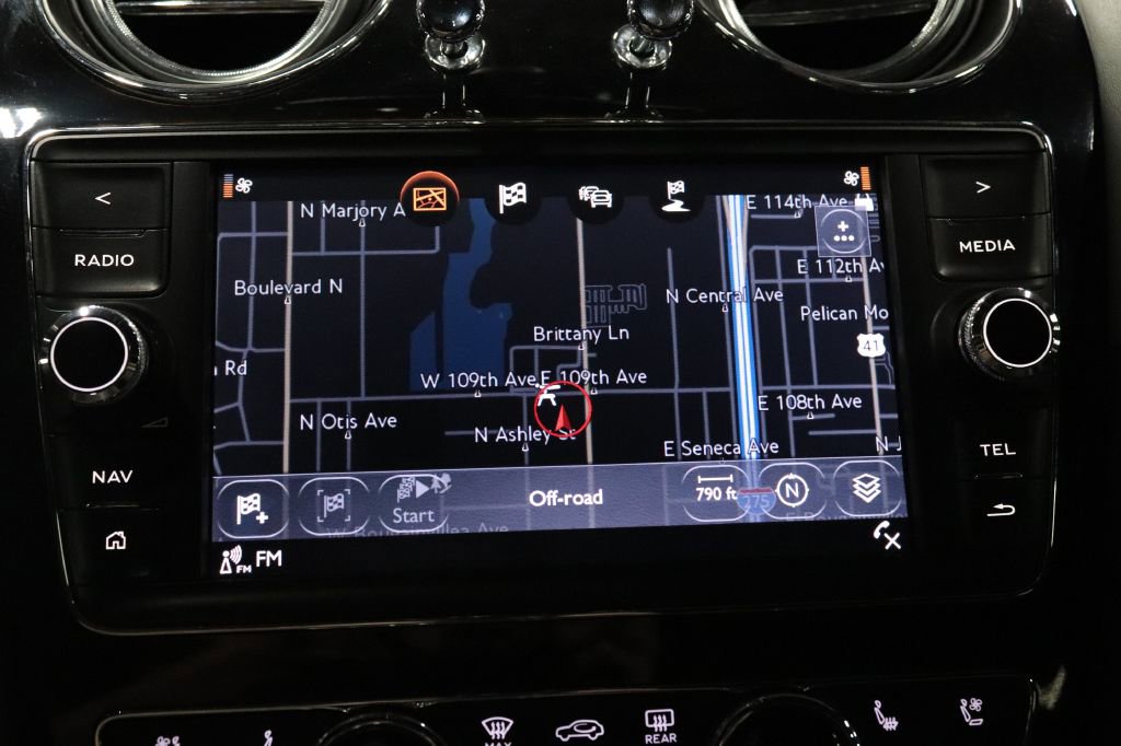 Used 2020 Bentley Bentayga Design Series image 15