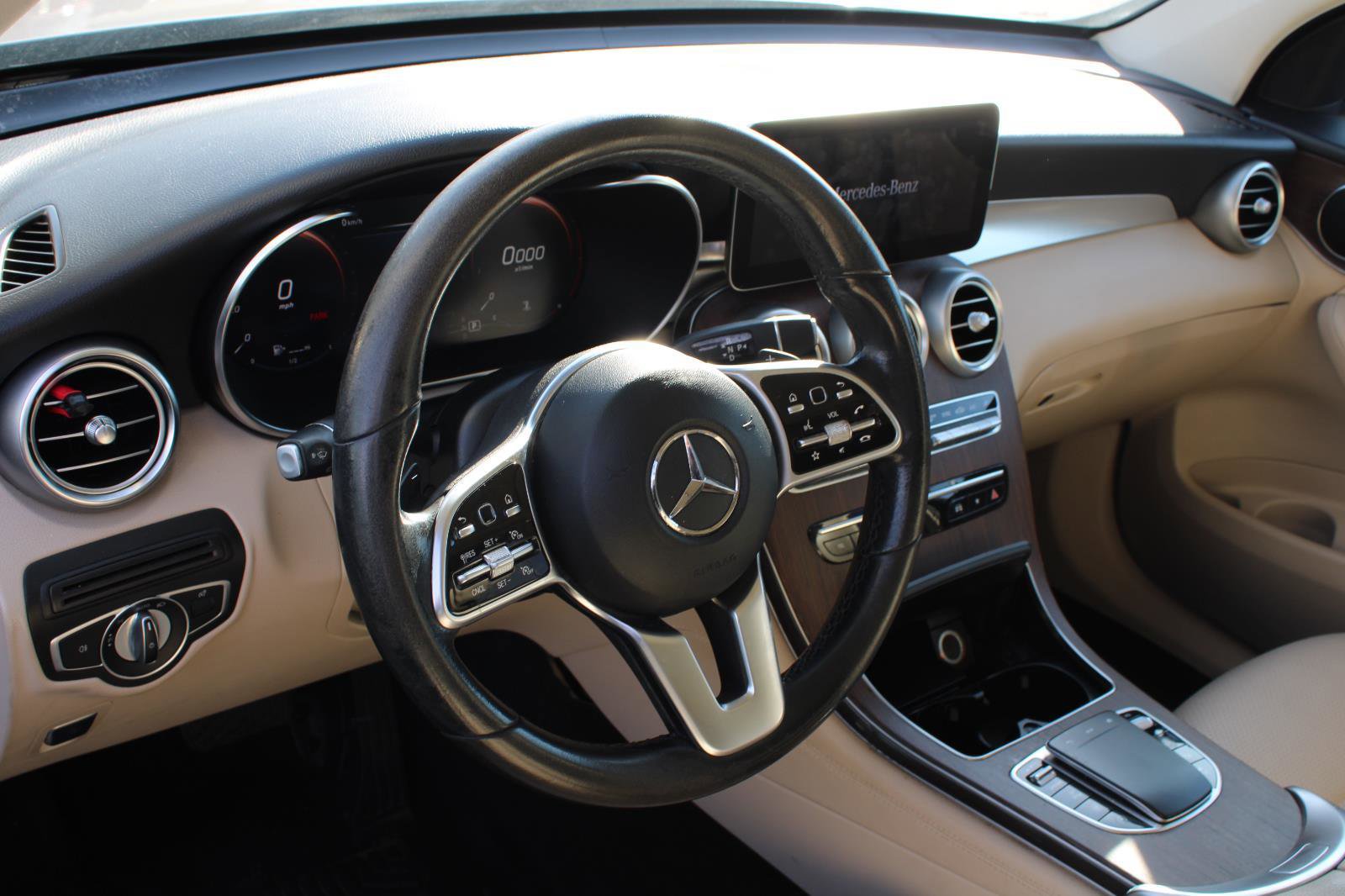 Used 2021 Mercedes-Benz GLC 300 4MATIC image 9