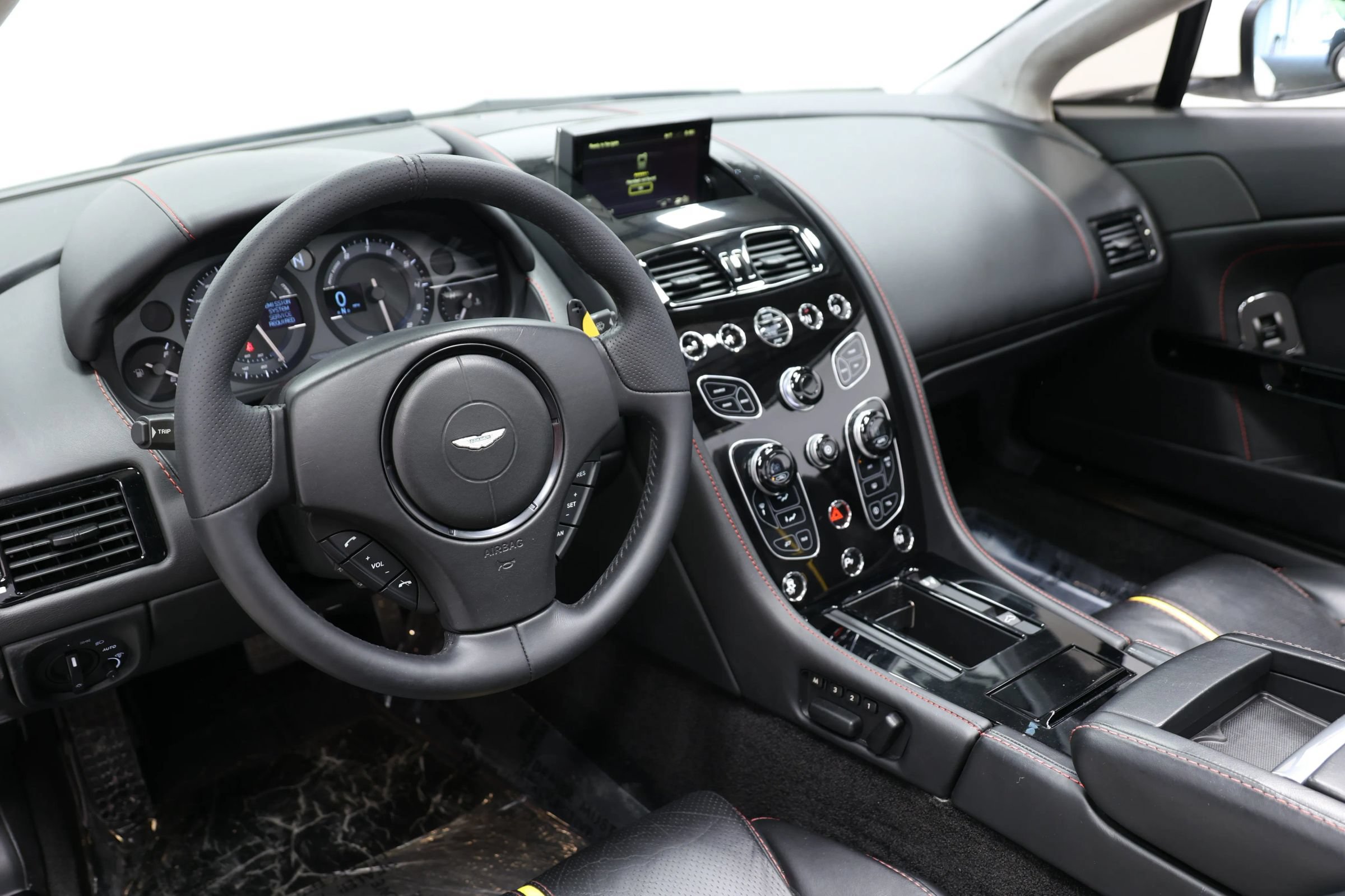Used 2016 Aston Martin V8 Vantage GT RWD image 2