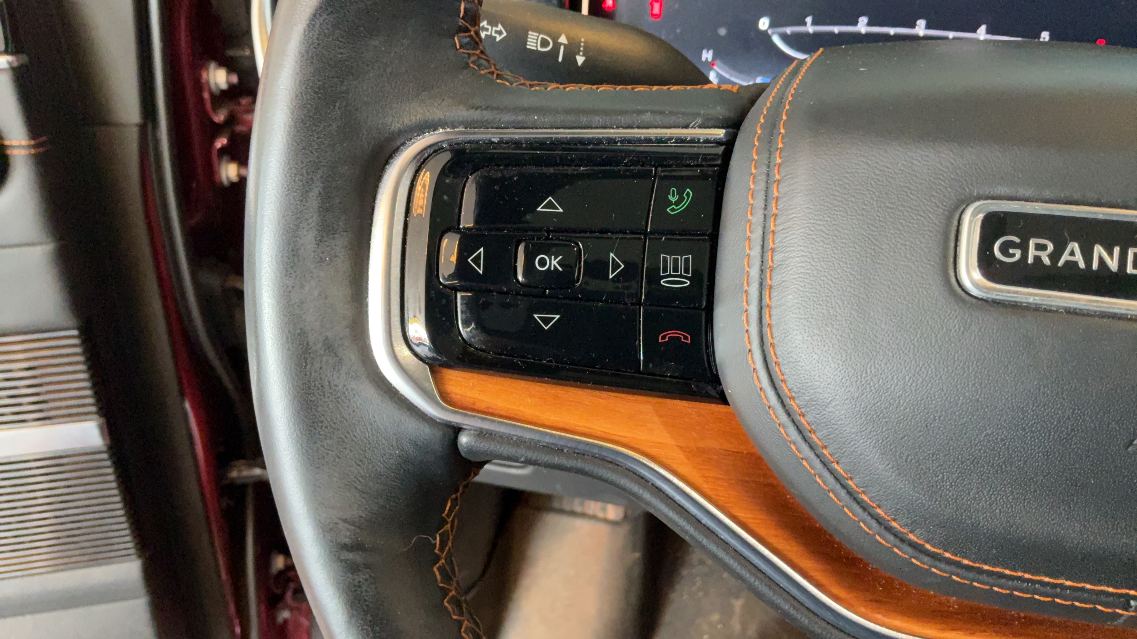 Used 2023 Jeep Grand Wagoneer Series III AWD/4WD image 20