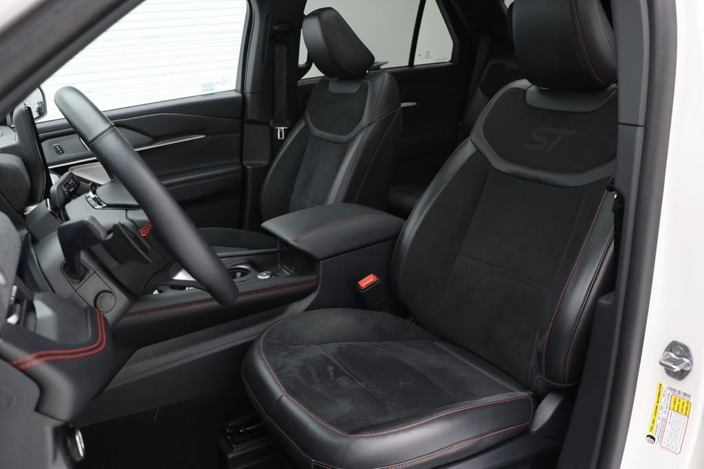 Used 2025 Ford Explorer ST AWD/4WD image 17