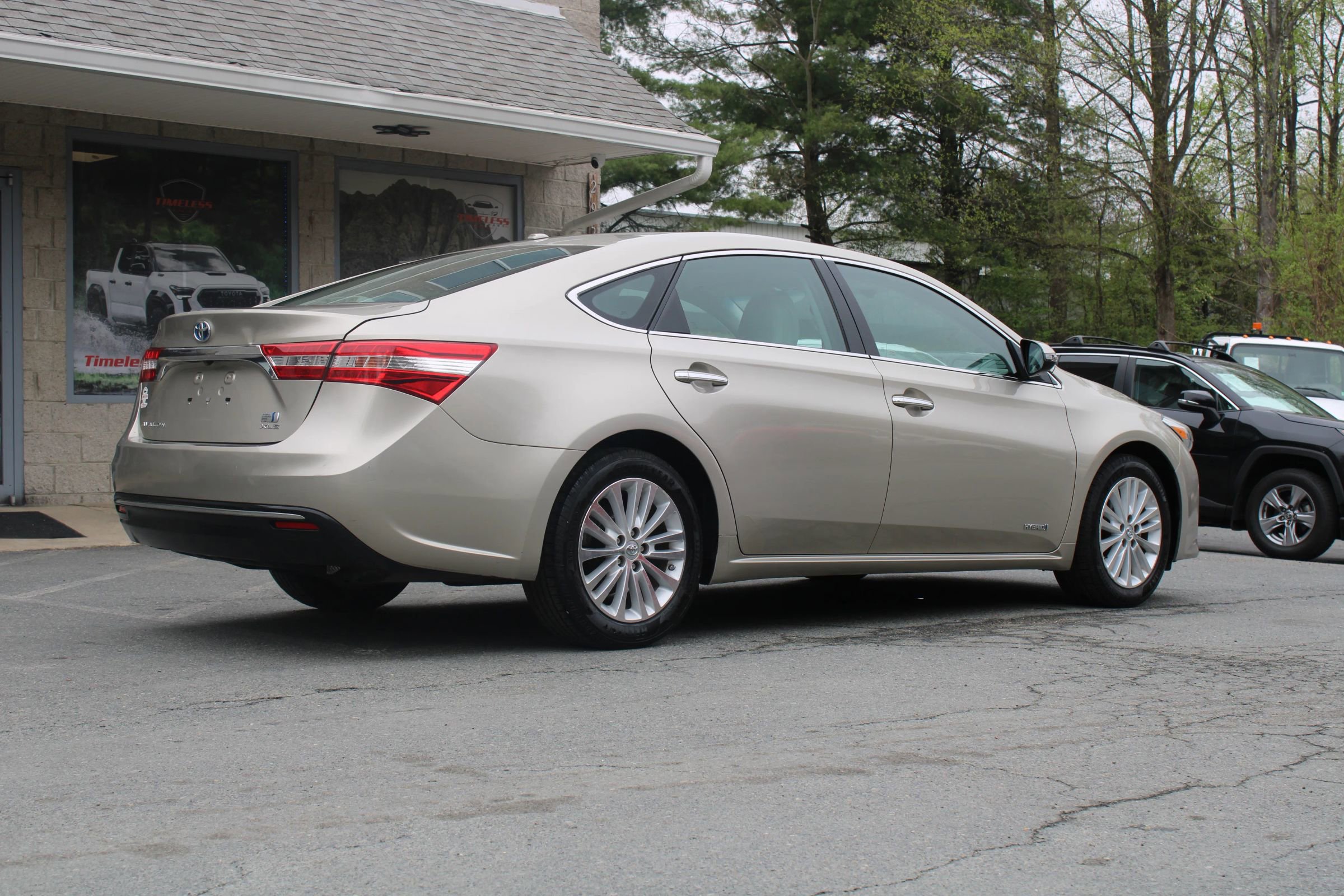 Used 2015 Toyota Avalon XLE Touring image 6