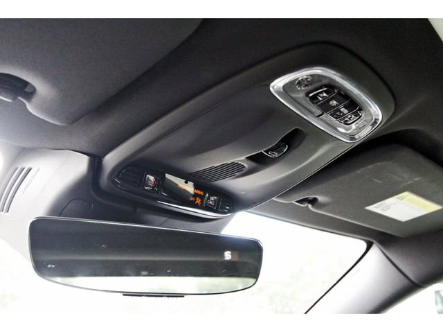 Used 2019 Volvo S60 T5 R-Design image 17