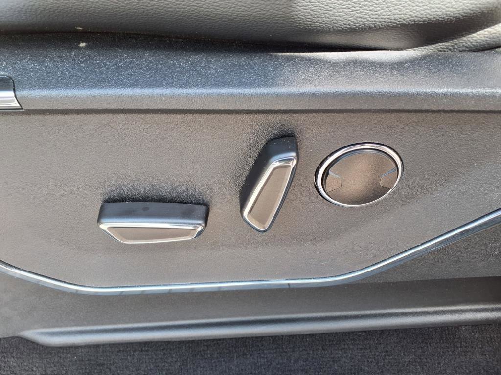 Used 2022 Ford F150 Lariat w/ Equipment Group 502A High image 12