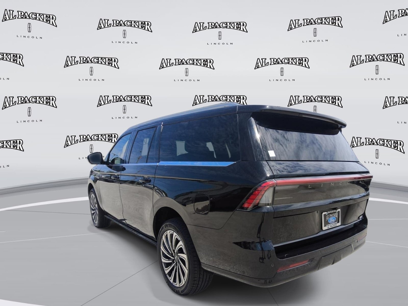 Used 2025 Lincoln Navigator L Black Label AWD/4WD image 3