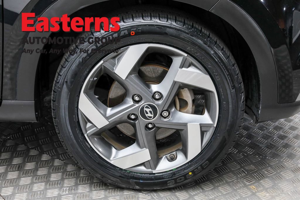 Used 2022 Hyundai Venue SEL image 31