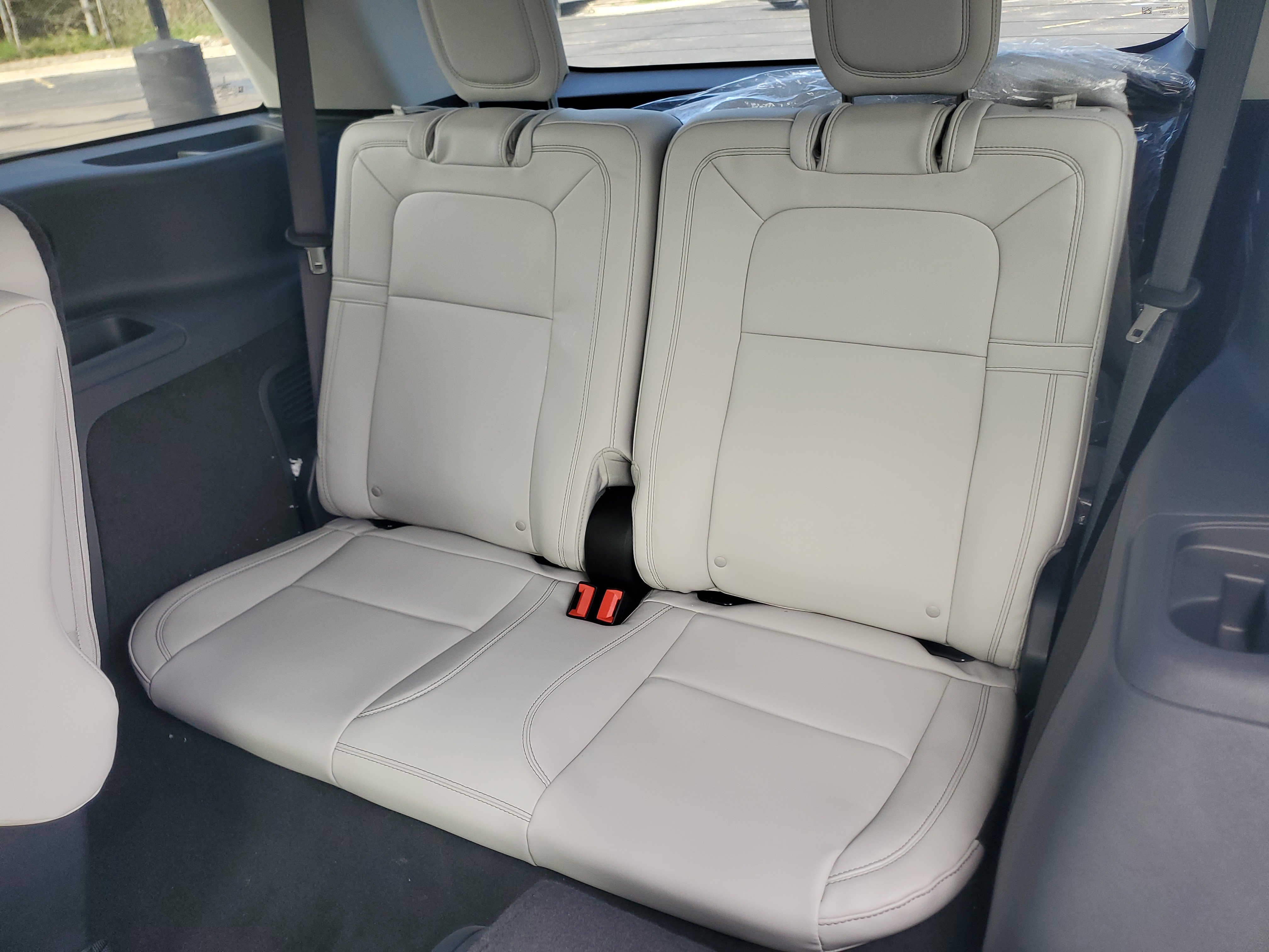 New 2027 Lincoln Aviator Reserve w/ Jet Appearance Package AWD/4WD image 27