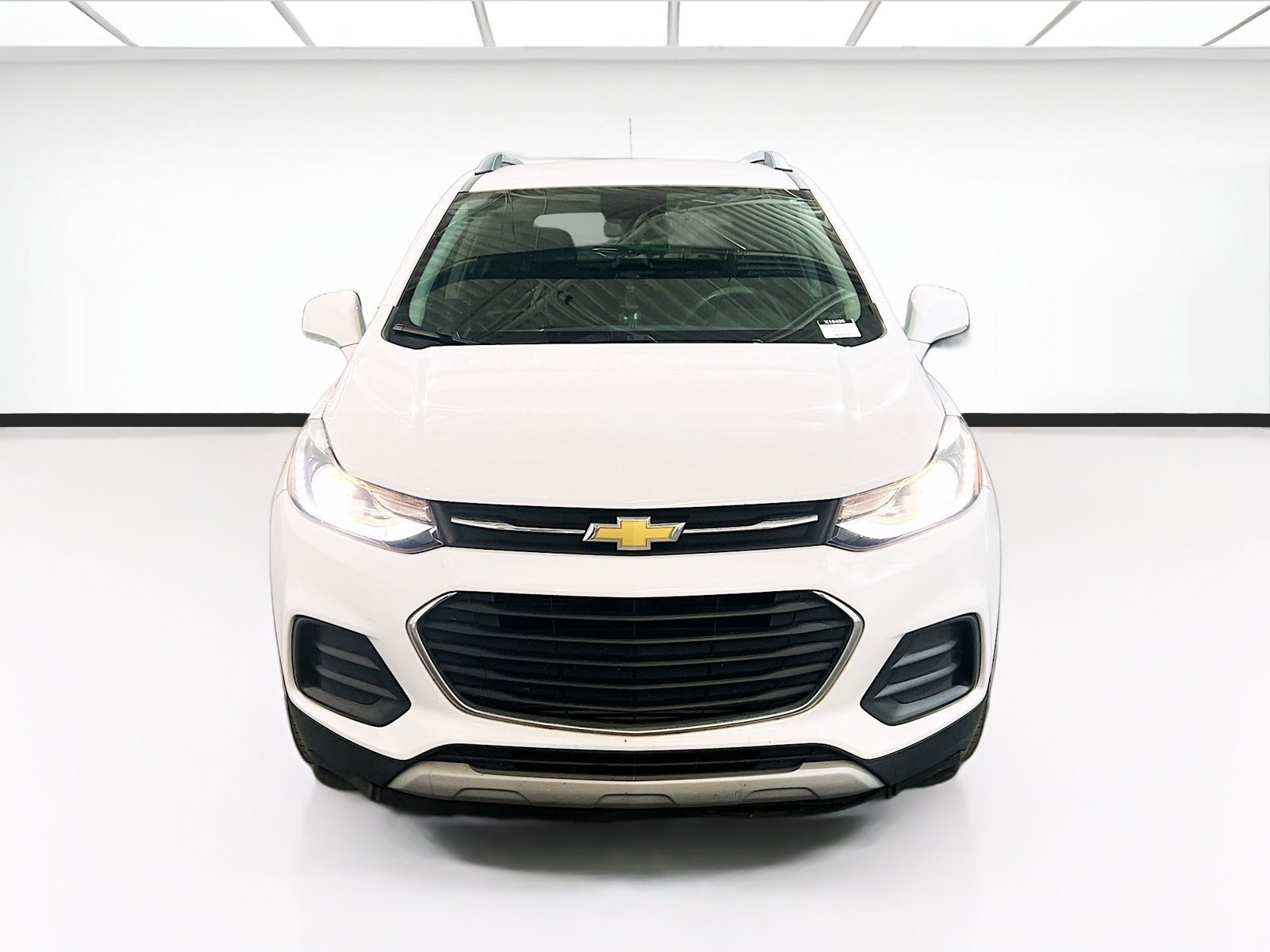 Used 2019 Chevrolet Trax LT FWD image 2