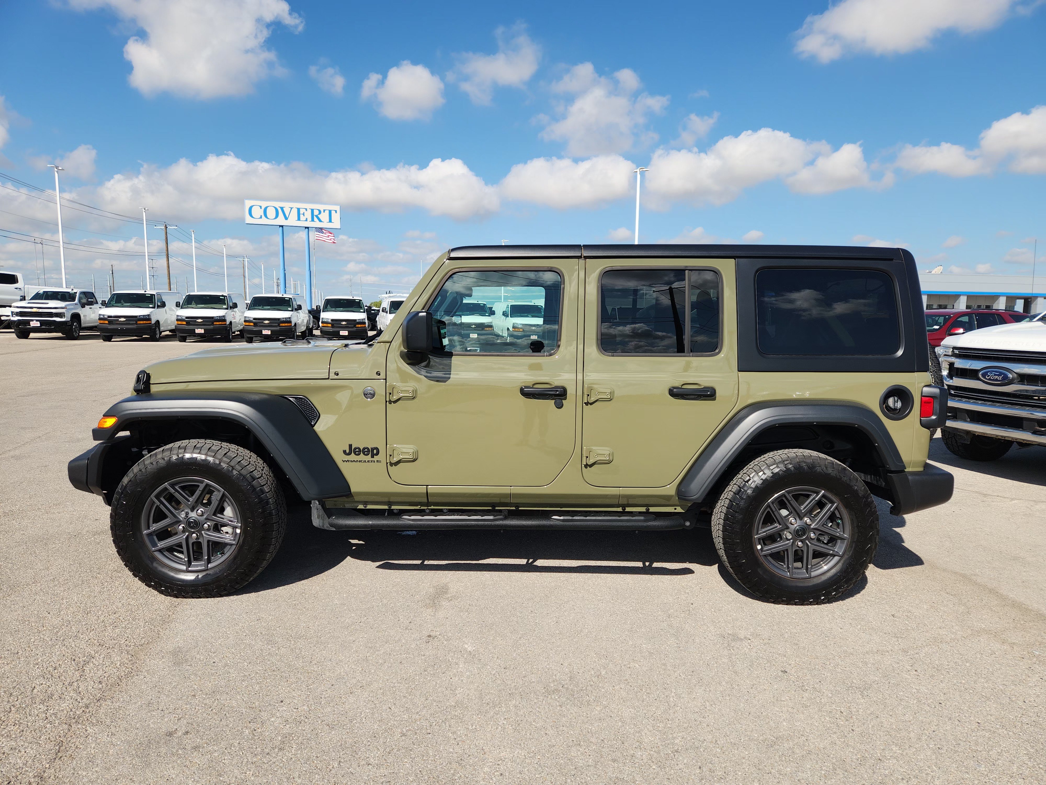 Used 2026 Jeep Wrangler Unlimited Sport AWD/4WD image 4
