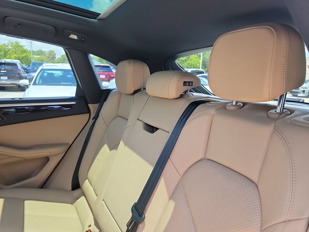 Used 2020 Porsche Macan S AWD/4WD image 23