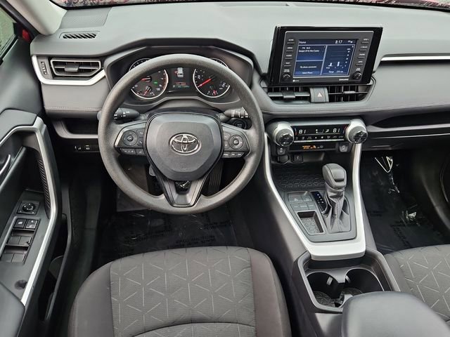 Used 2021 Toyota RAV4 XLE w/ Convenience Package image 12