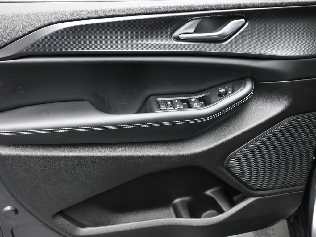 New 2026 Jeep Grand Cherokee Laredo image 9