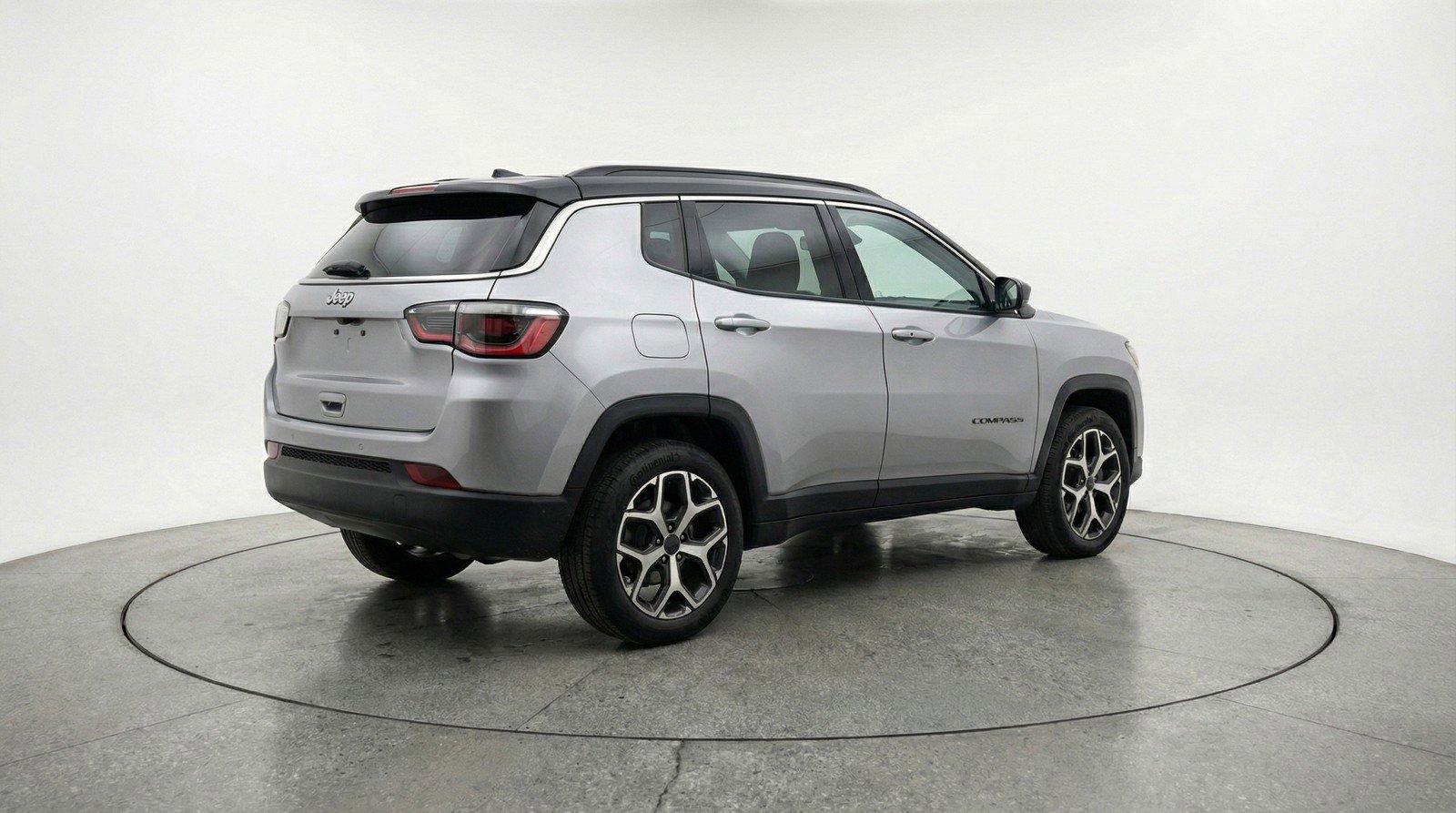 Used 2025 Jeep Compass Limited image 9