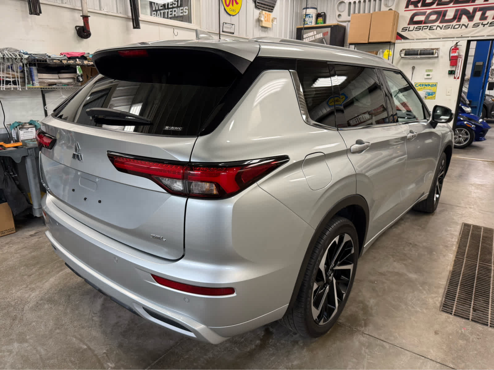 Used 2024 Mitsubishi Outlander SEL AWD/4WD image 5