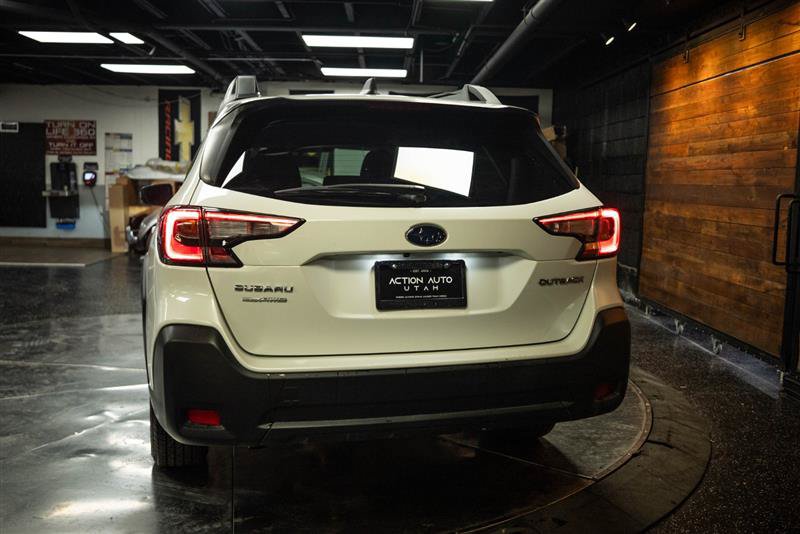 Used 2023 Subaru Outback Premium AWD/4WD image 6