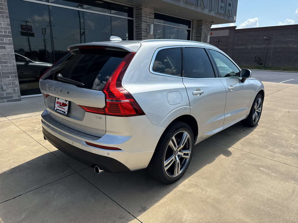 Used 2021 Volvo XC60 T5 Momentum w/ Premium Package FWD image 7