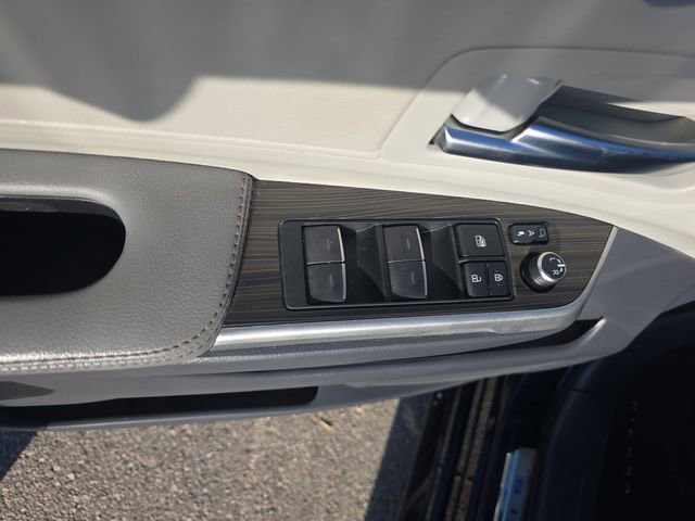 Used 2024 Toyota Sienna Limited image 29