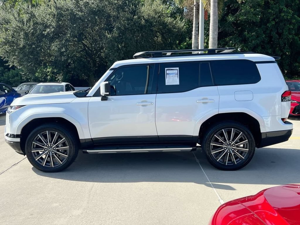 Certified 2024 Lexus GX 550 w/ Accessory Package (Z1) AWD/4WD image 4