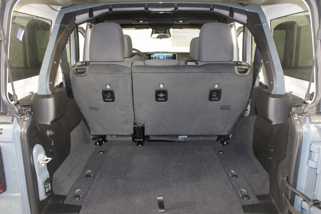 New 2026 Jeep Wrangler Unlimited Rubicon w/ Convenience Group image 17