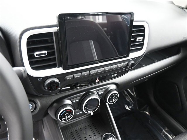 New 2025 Hyundai Venue Limited image 19