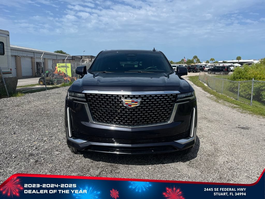 Used 2024 Cadillac Escalade ESV Premium Luxury AWD/4WD image 2