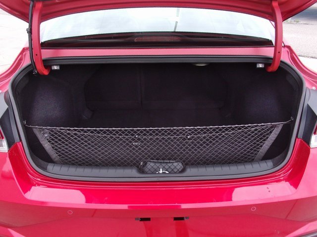 Used 2023 Hyundai Elantra Limited image 29