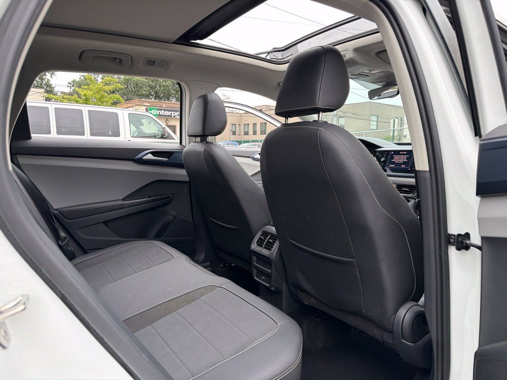 Used 2024 Volkswagen Taos SE FWD image 19
