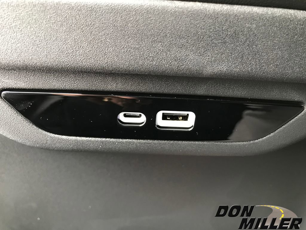 New 2026 Chrysler Pacifica Limited image 29