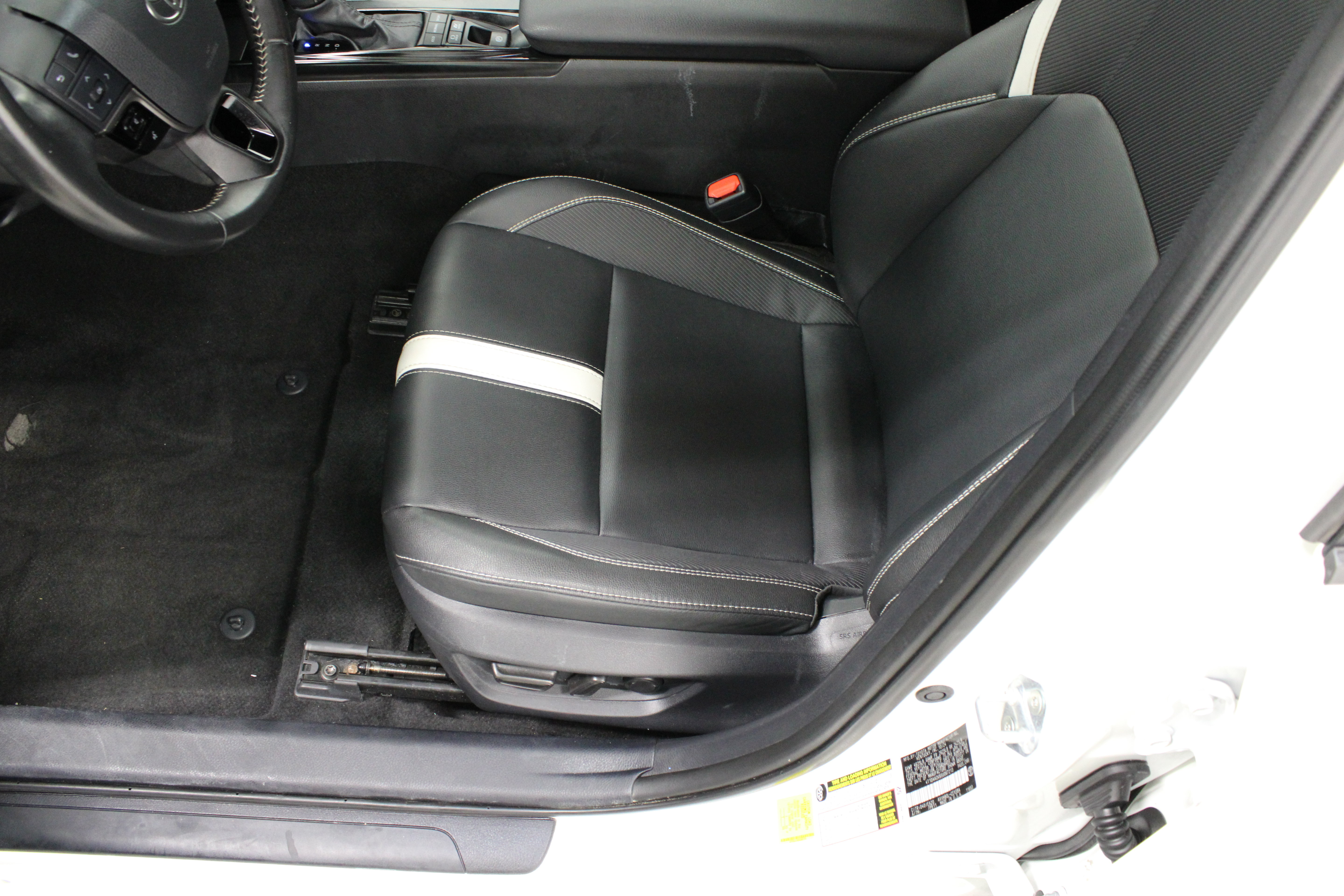 Certified 2025 Toyota Camry SE FWD image 14