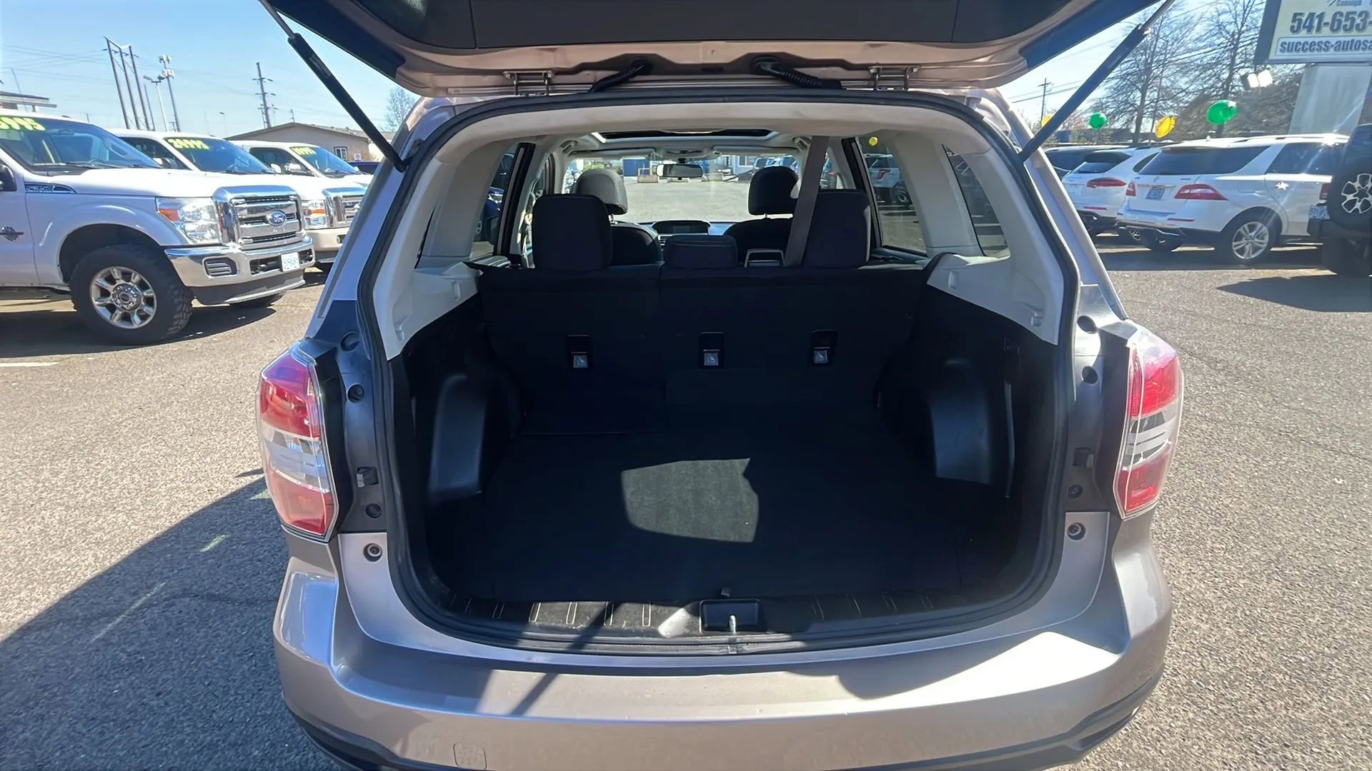 Used 2016 Subaru Forester 2.5i Premium w/ All-Weather Package AWD/4WD image 14