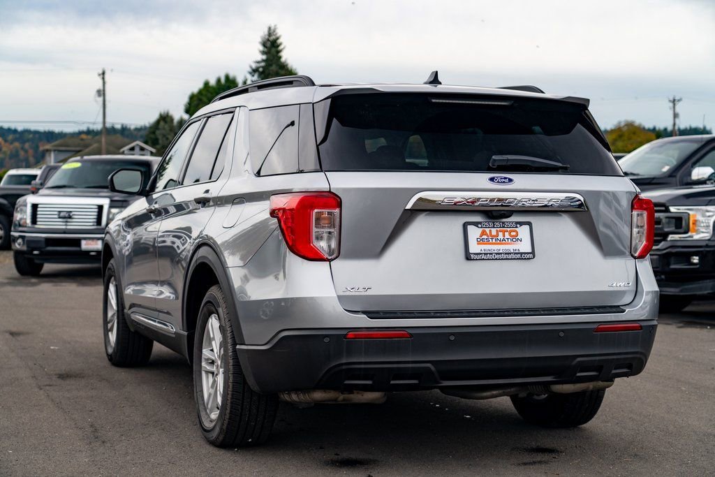 Used 2022 Ford Explorer XLT image 12