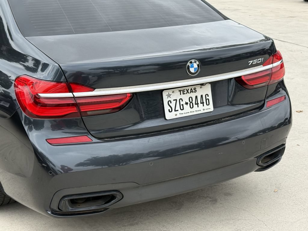 Used 2016 BMW 750i RWD image 6