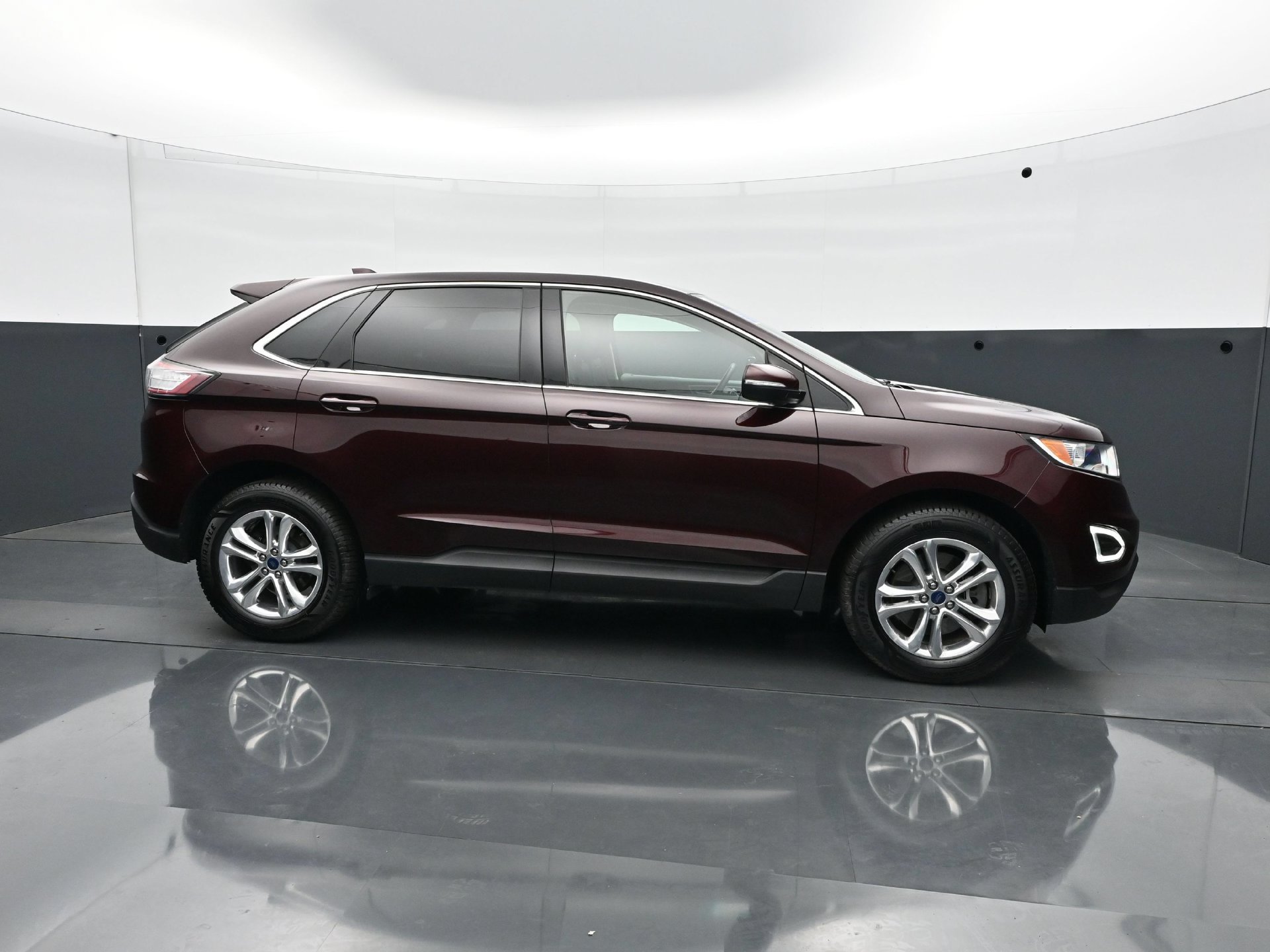 Used 2018 Ford Edge SEL w/ Equipment Group 201A AWD/4WD image 8