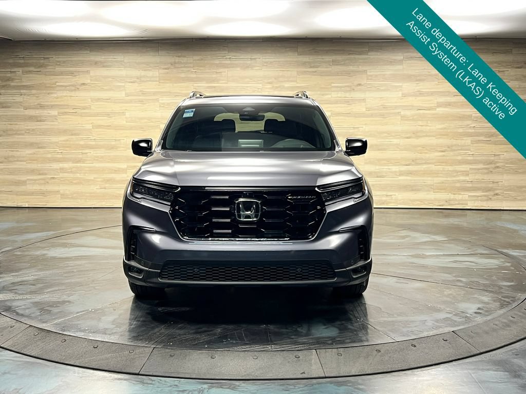 Used 2025 Honda Pilot Black Edition image 9