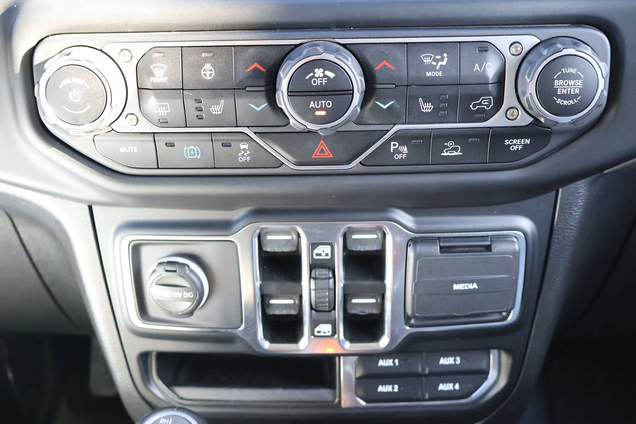 Used 2021 Jeep Wrangler Unlimited Sahara image 19