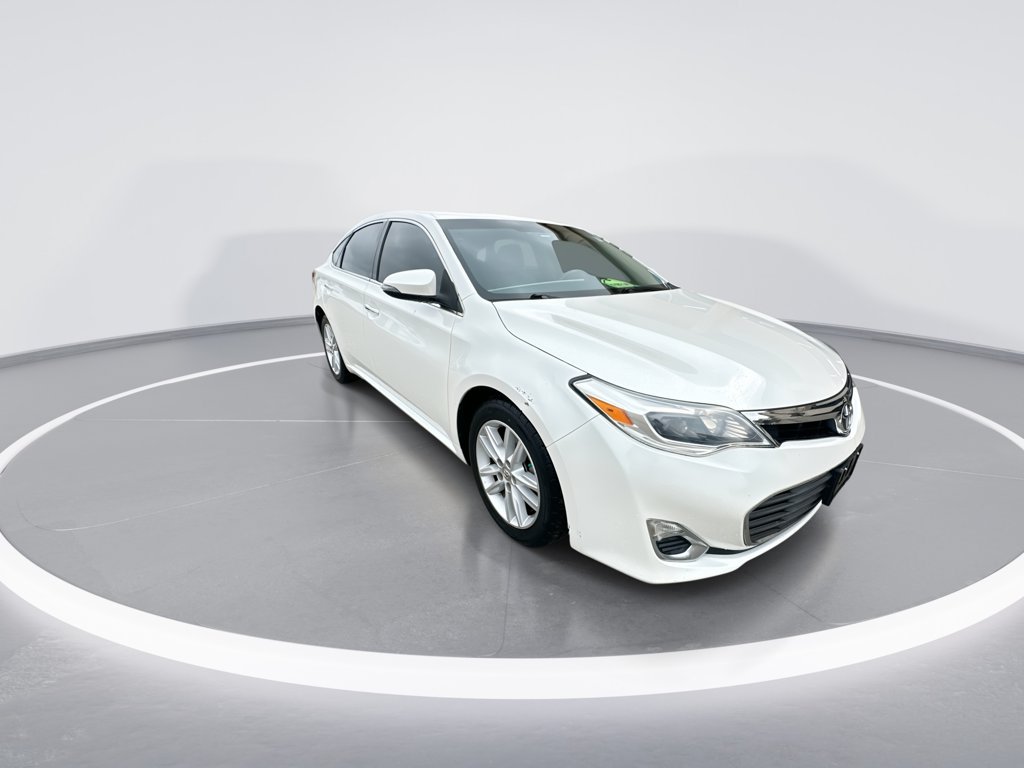 Used 2014 Toyota Avalon XLE FWD image 2