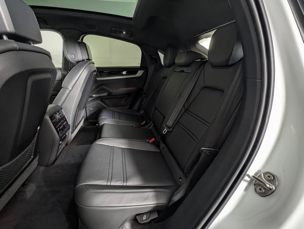 New 2026 Porsche Cayenne Coupe image 24