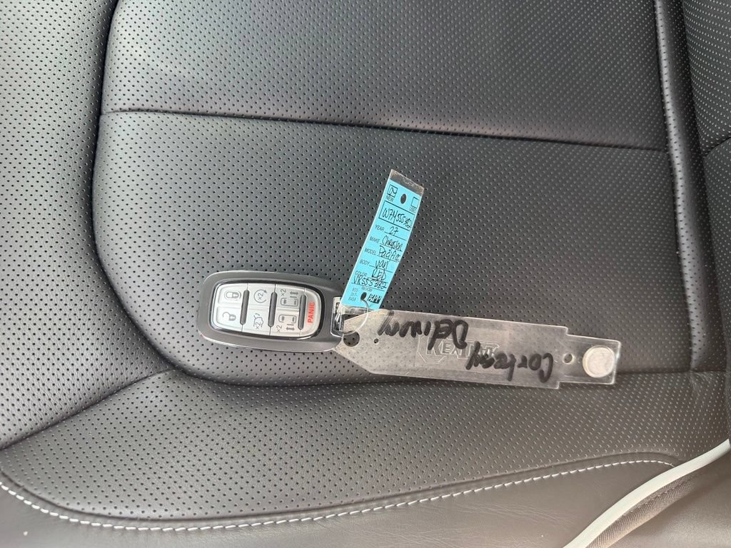 New 2027 Chrysler Pacifica Limited FWD image 40