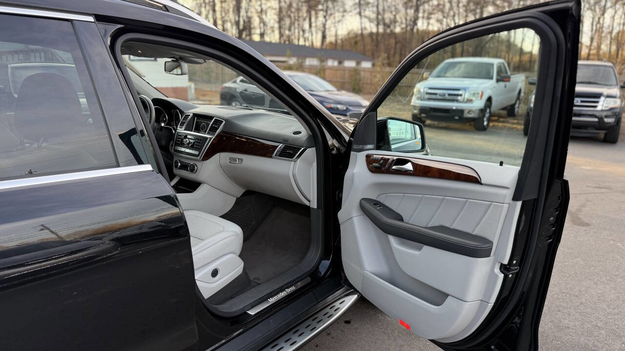 Used 2016 Mercedes-Benz GL 450 GL 450 4MATIC AWD 4dr SUV w/ Premium I Package image 19