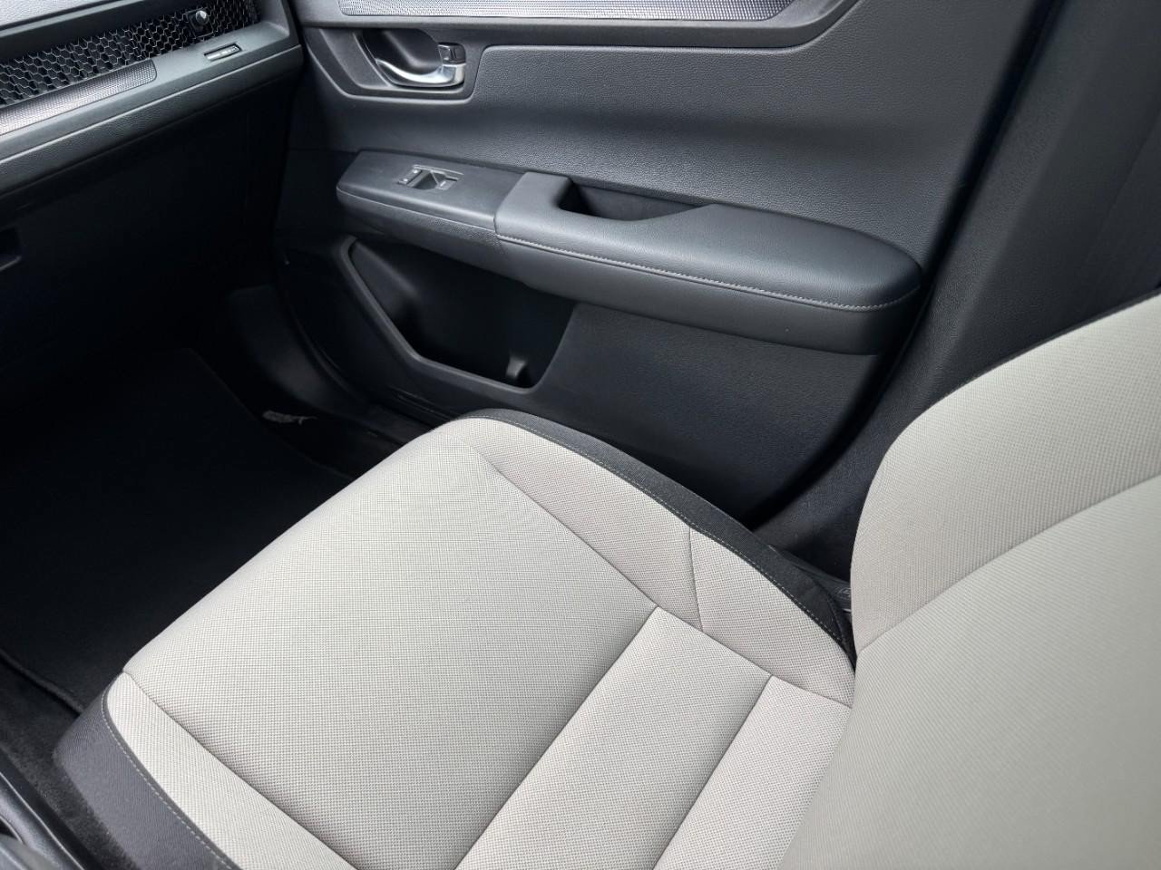 Used 2025 Honda CR-V EX image 16